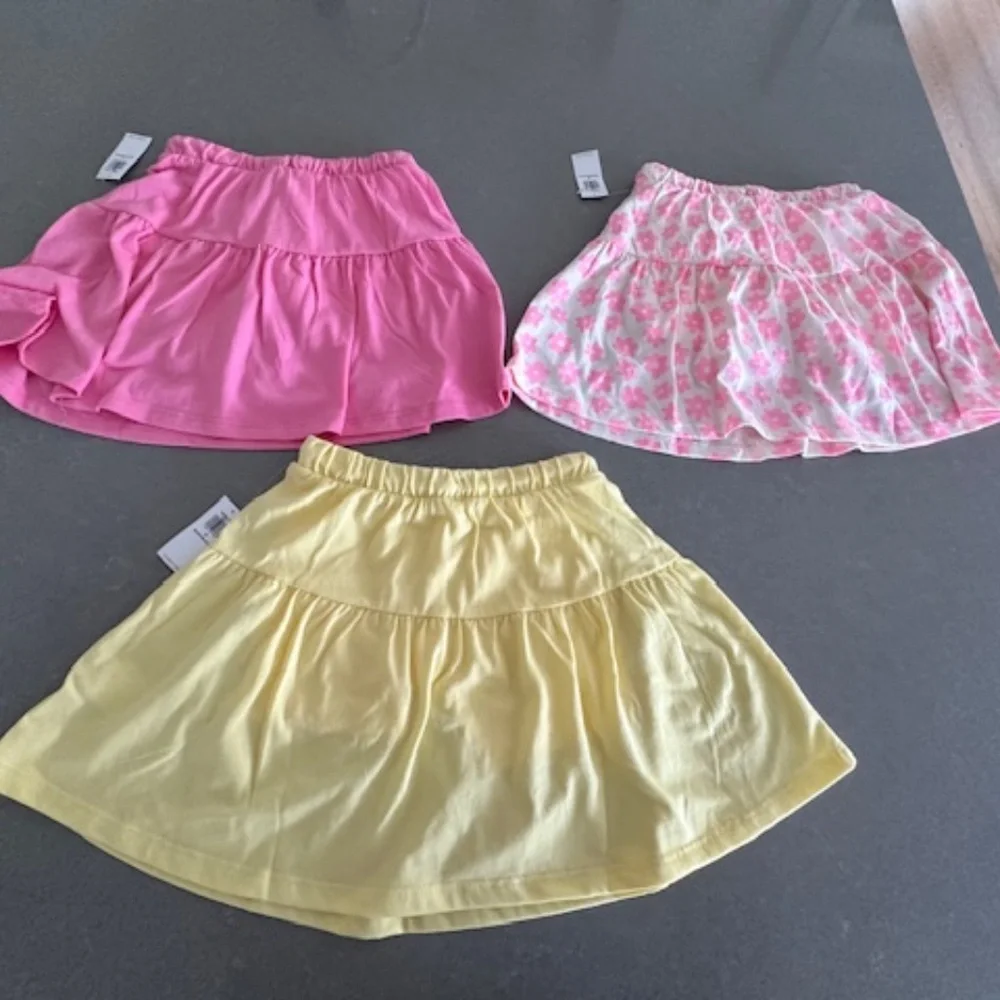 NWT-3 Girl 4T Old Navy Cotton Skirt/Skorts Pink, Yellow, Pink Flower